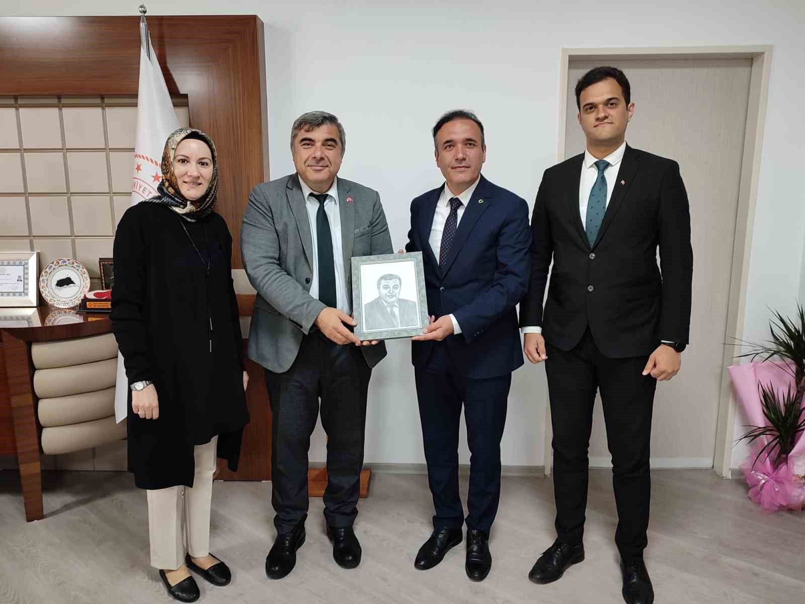 MERKEZ HÜSEYİN SÜMER ORTAOKULU İDARECİ VE ÖĞRETMENLERİ AFYONKARAHİSAR İL MİLLİ