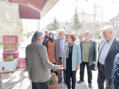 İYİ Parti Afyonkarahisar milletvekili adayı Okşan Ulusoy Efe, seçim çalışmaları