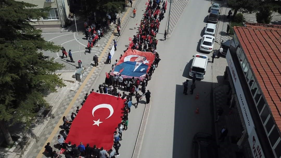 AFYONKARAHİSAR'IN ŞUHUT İLÇESİNDE 19 MAYIS ATATÜRK'Ü ANMA VE GENÇLİK SPOR
