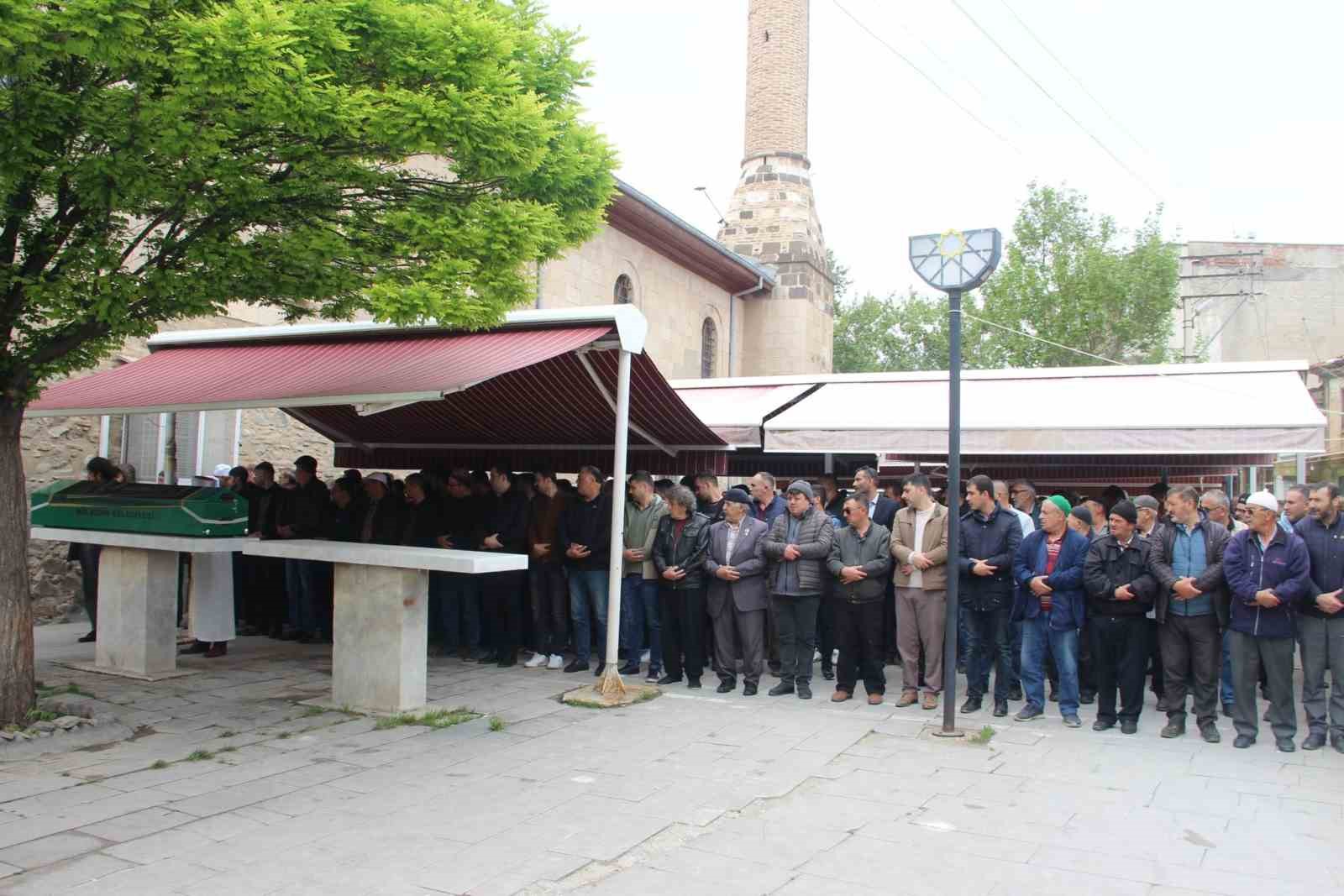 AFYONKARAHİSARLI ŞEHİT PİYADE UZMAN ÇAVUŞ NURİ BAŞARAN'IN VEFAT EDEN BABASI
