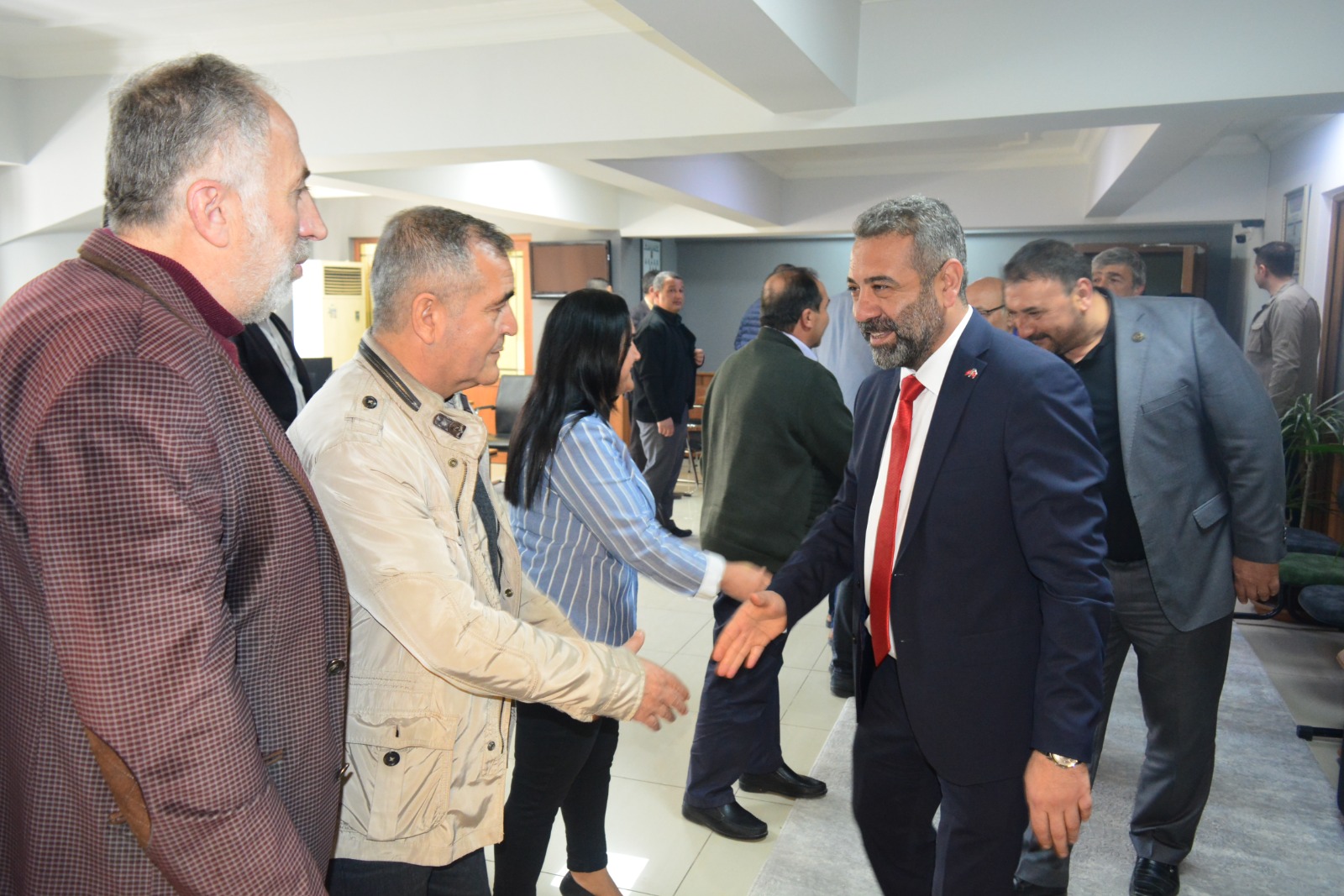 MHP Afyonkarahisar Milletvekili adayı Yücel Genç’e Dinar ilçesinde Esnaf Odasından