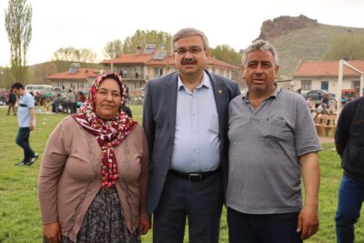 Çay ilçesinde temaslarda bulunan AK Parti Afyonkarahisar Milletvekili İbrahim Yurdunuseven,