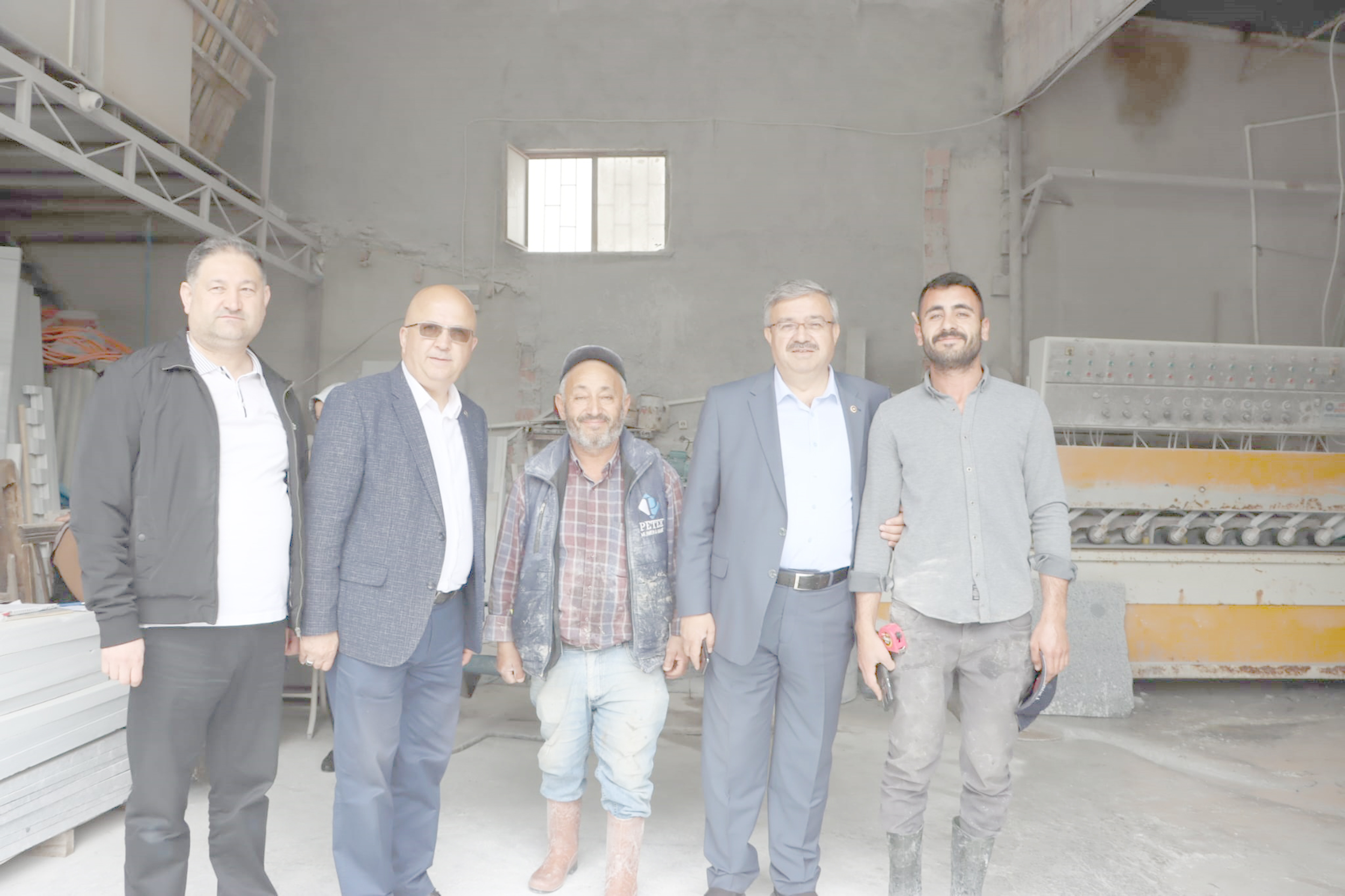   AK Parti Afyonkarahisar Milletvekili İbrahim Yurdunuseven, Afyonkarahisar’da vatandaşlarla buluştu.