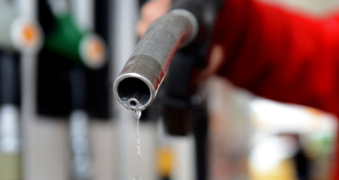 ?Bu gece yarısından geçerli olmak üzere benzine 2 lira 70
