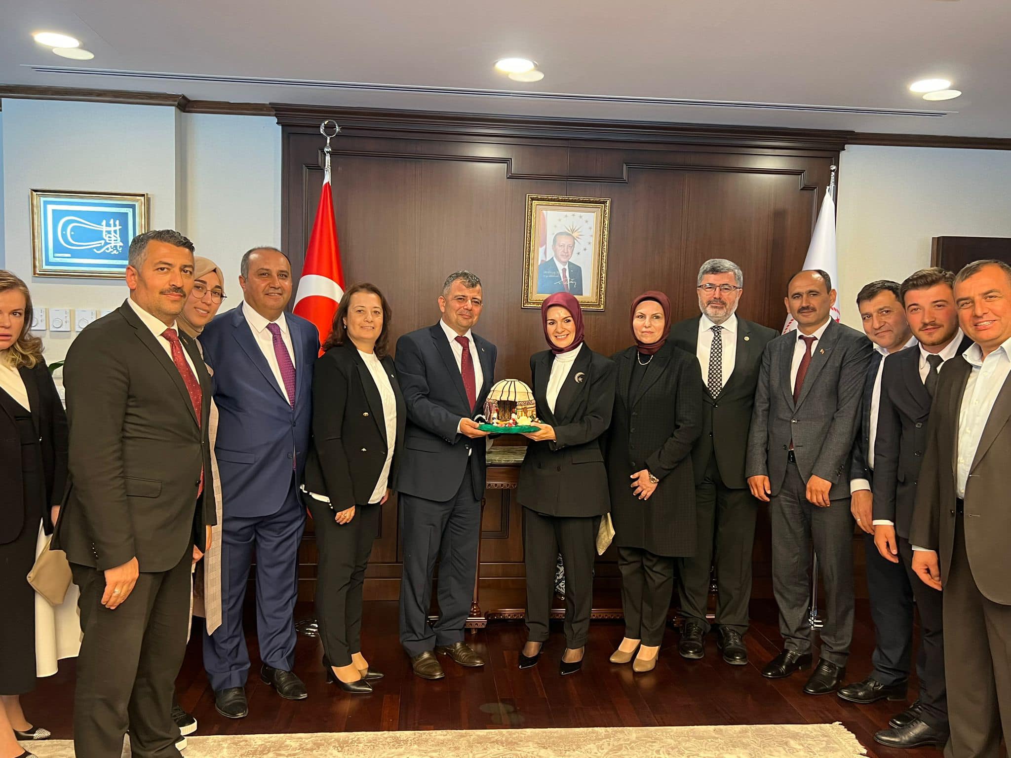   AK Parti Afyonkarahisar Milletvekili Ali Özkaya, Emirdağ Belediye Başkanı