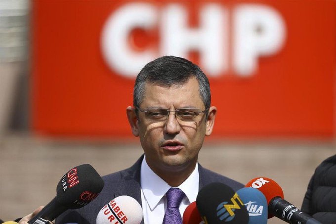 Özgür Özel: “Kurultay mutlaka yerel seçimden önce yapılmalı.”