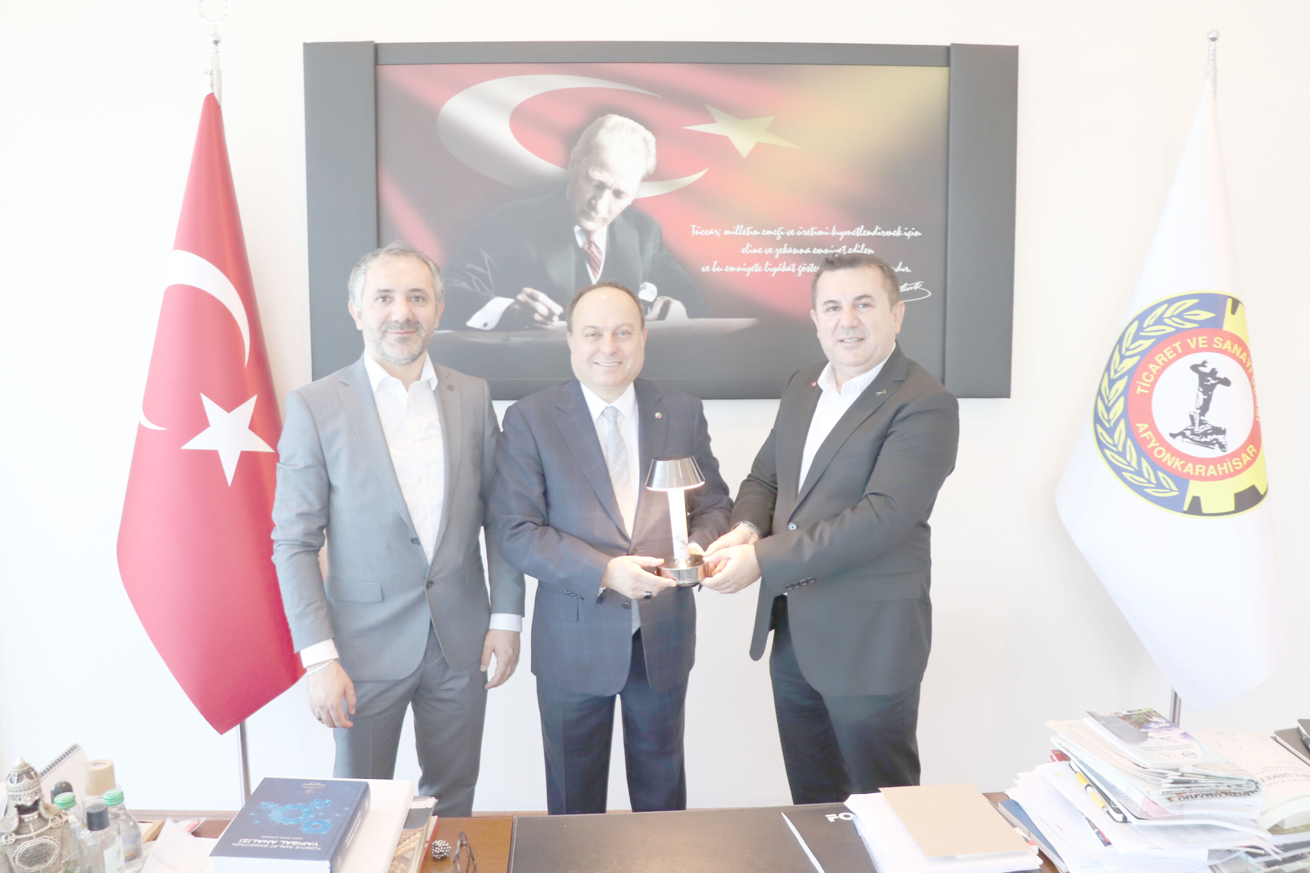 Yatırım potansiyeli konuşuldu İstanbul Afyonkarahisarlı Sanayici ve İşadamları Derneği Yönetim Kurulu Başkanı Hüseyin