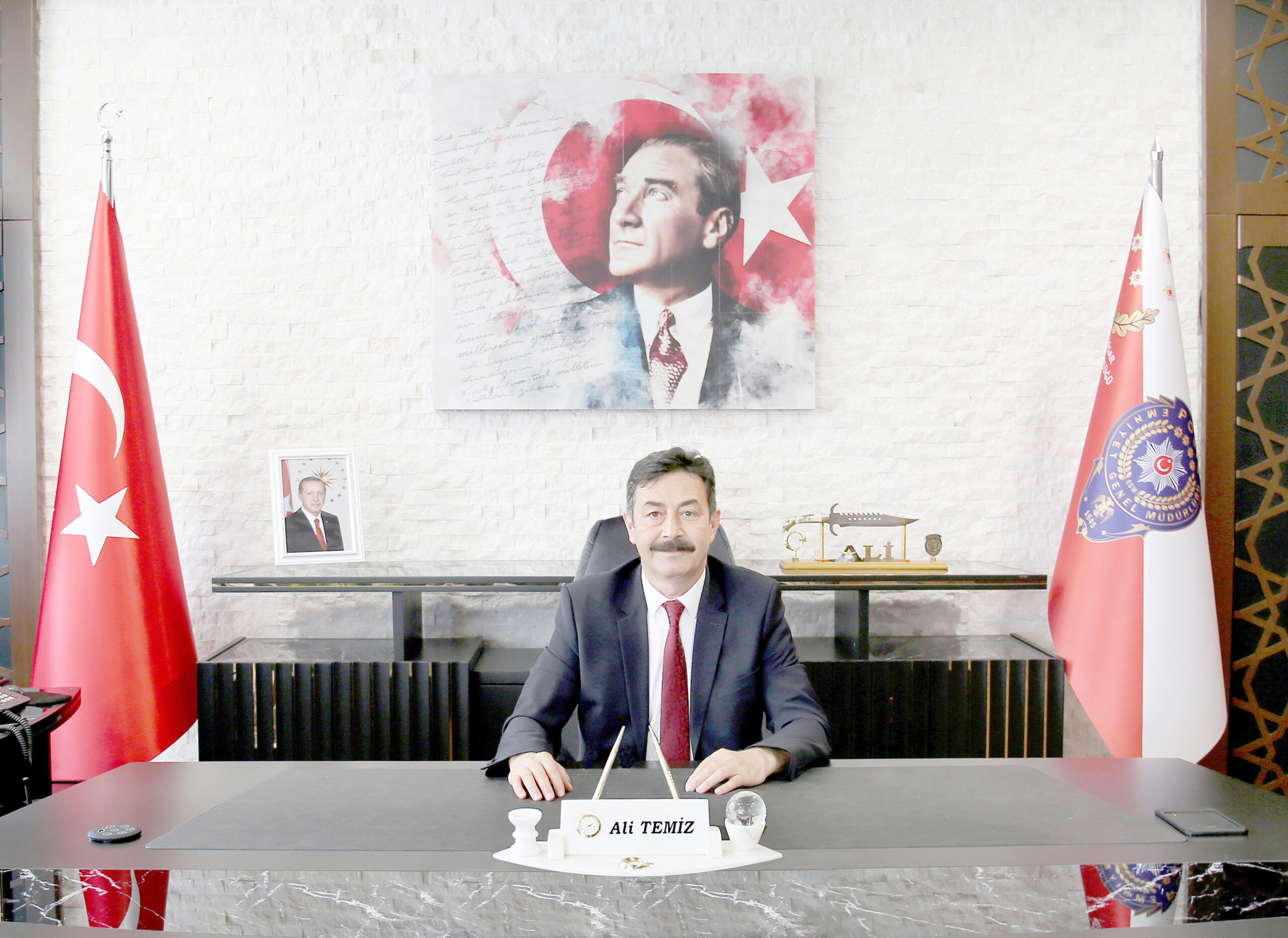   Afyonkarahisar İl Emniyet Müdürü Ali Temiz yaptığı başarılı çalışmalarla