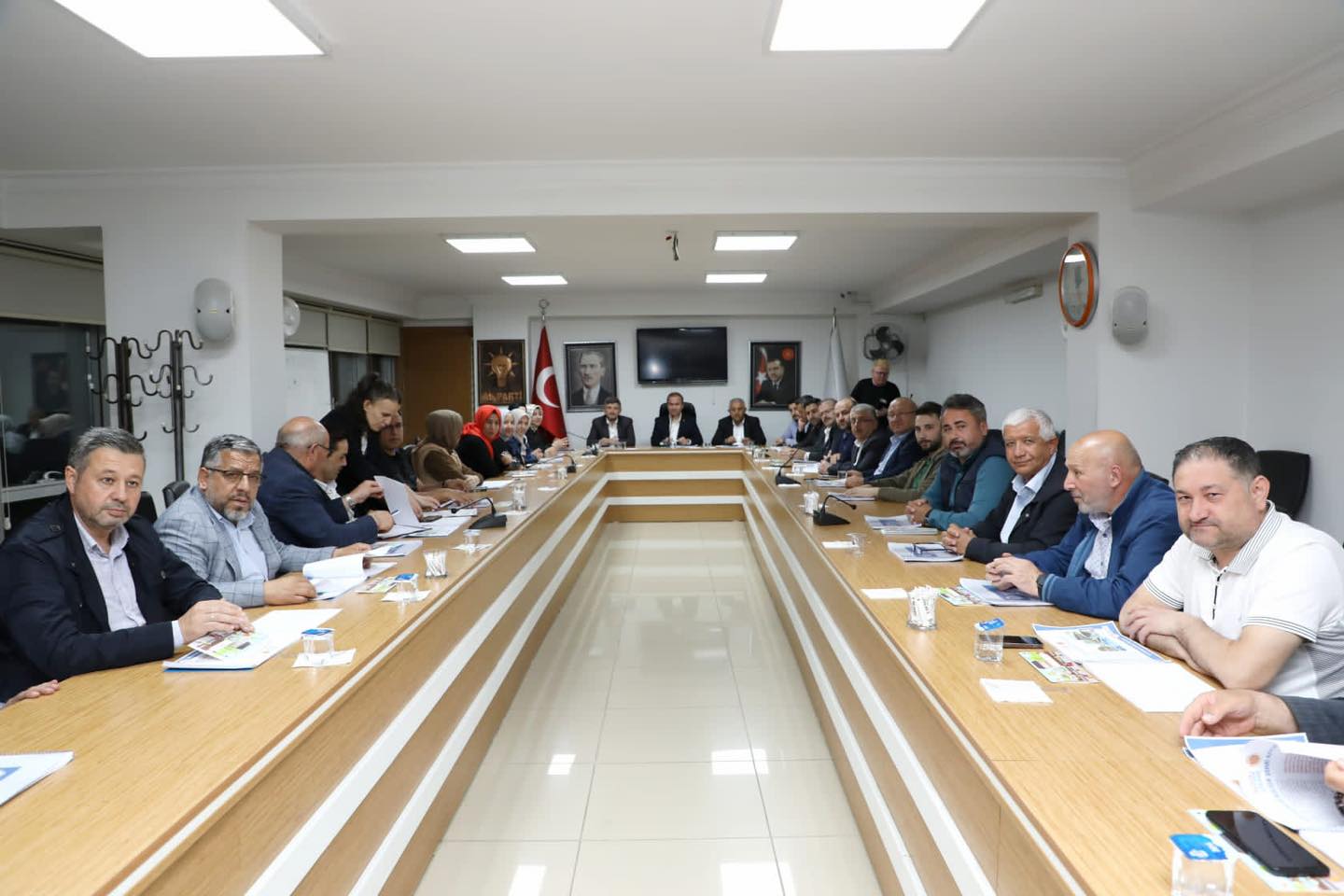 Belediye Başkanı Mehmet Zeybek AK Parti İl Başkanlığı tarafından düzenlenen