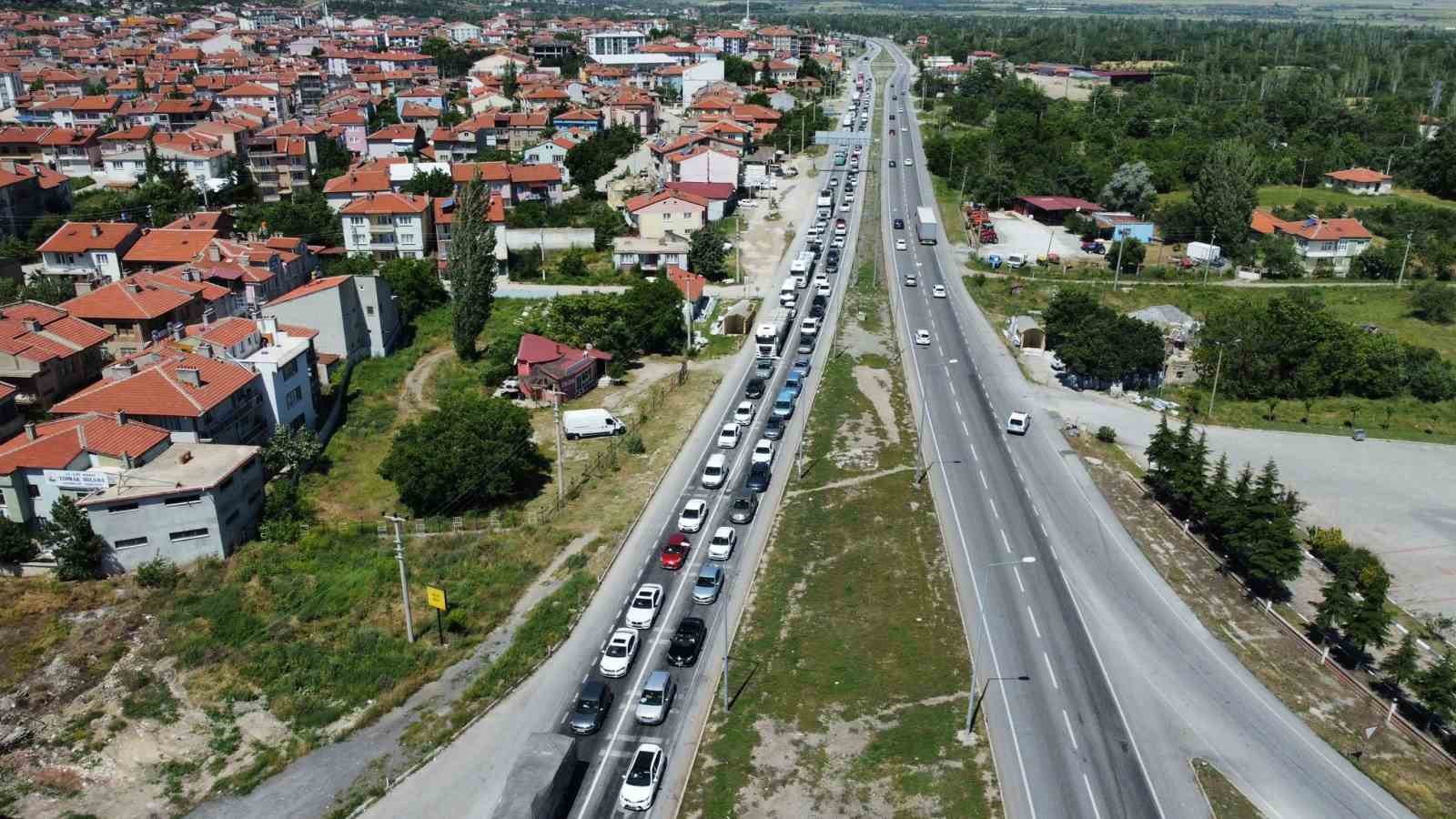 KURBAN BAYRAMI’NA SAYILI GÜNLER KALA 9 GÜNLÜK BAYRAM TATİLLERİNİ MEMLEKETLERİNDE