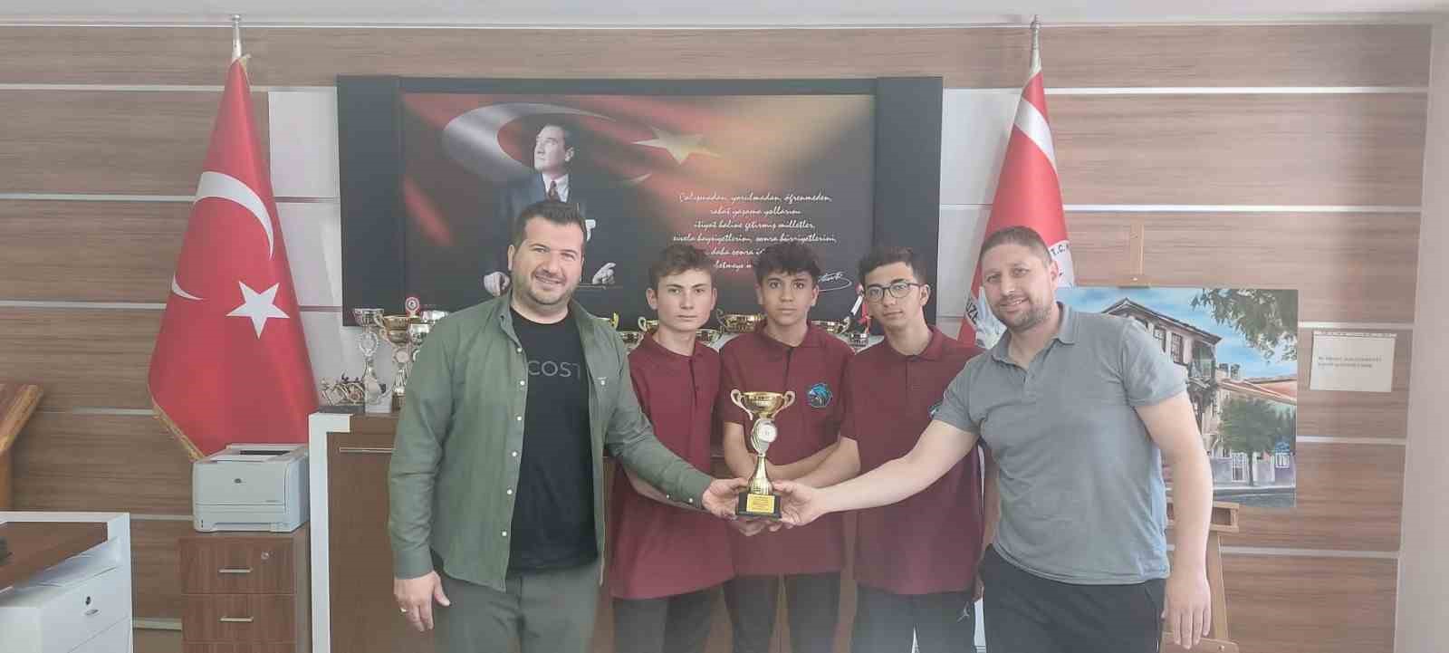AFYONKARAHİSAR'DA DÜZENLENEN OKUL SPORLARI FLOOR CURLİNG'TE (NORMAL ZEMİNDE OYNANAN KIVIRMA