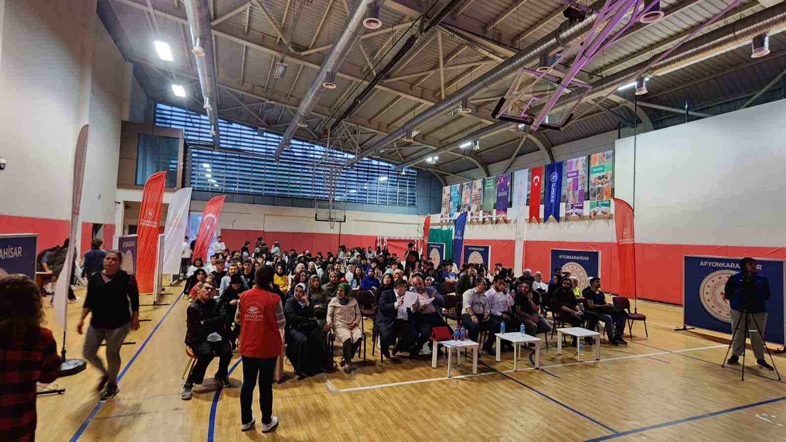 AFYONKARAHİSAR GENÇLİK MERKEZİ'NDE DÜZENLENEN BİLGİDEN BİLİNCE KARİYER PLANLAMASI KONFERANSI GERÇEKLEŞTİRİLDİ.