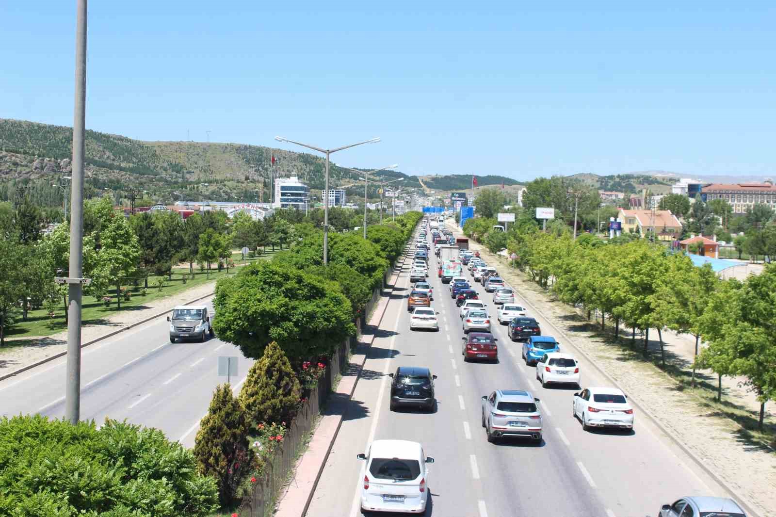 9 GÜNLÜK KURBAN BAYRAMI TATİLİNİN BAŞLAMASIYLA BİRLİKTE AFYONKARAHİSAR-İZMİR, AFYONKARAHİSAR-İSTANBUL VE