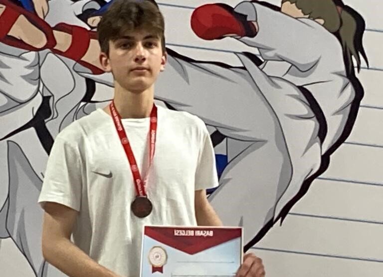 KÜTAHYA'DA DÜZENLENEN KARATE TÜRKİYE ŞAMPİYONASI'NDA AFYONKARAHİSARLI SPORCU BİLAL KOCA, GENÇLER