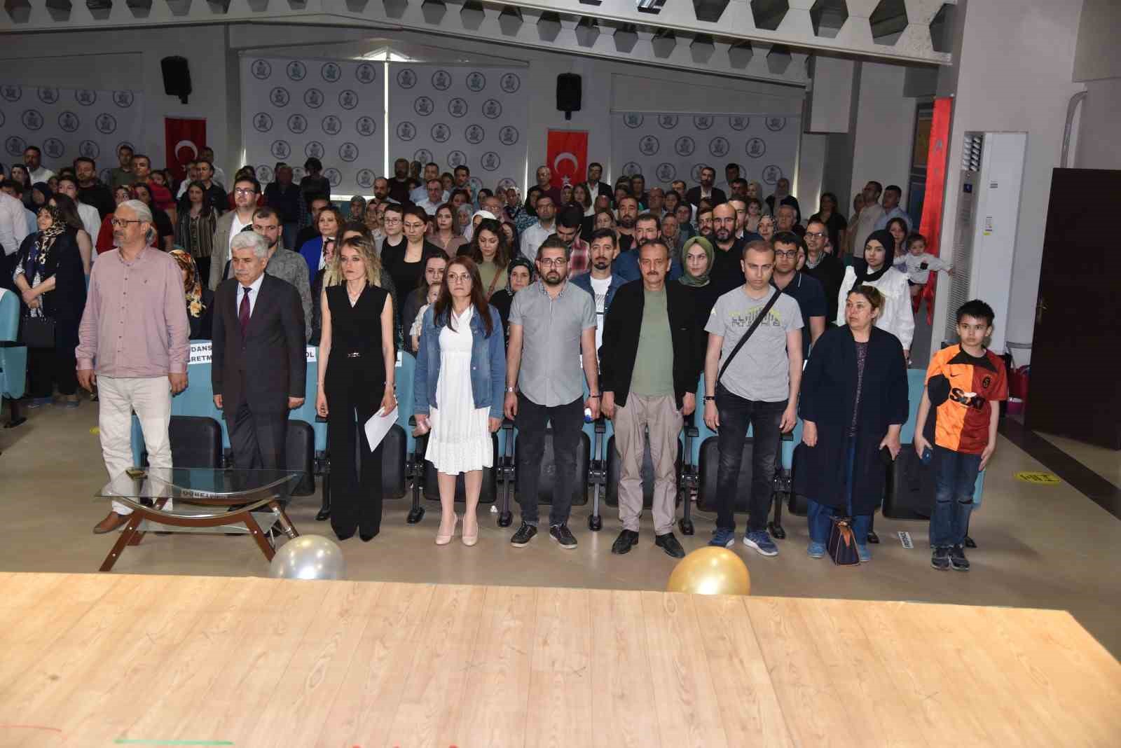 ANAOKULU’NDA MEZUNİYET HEYECANI