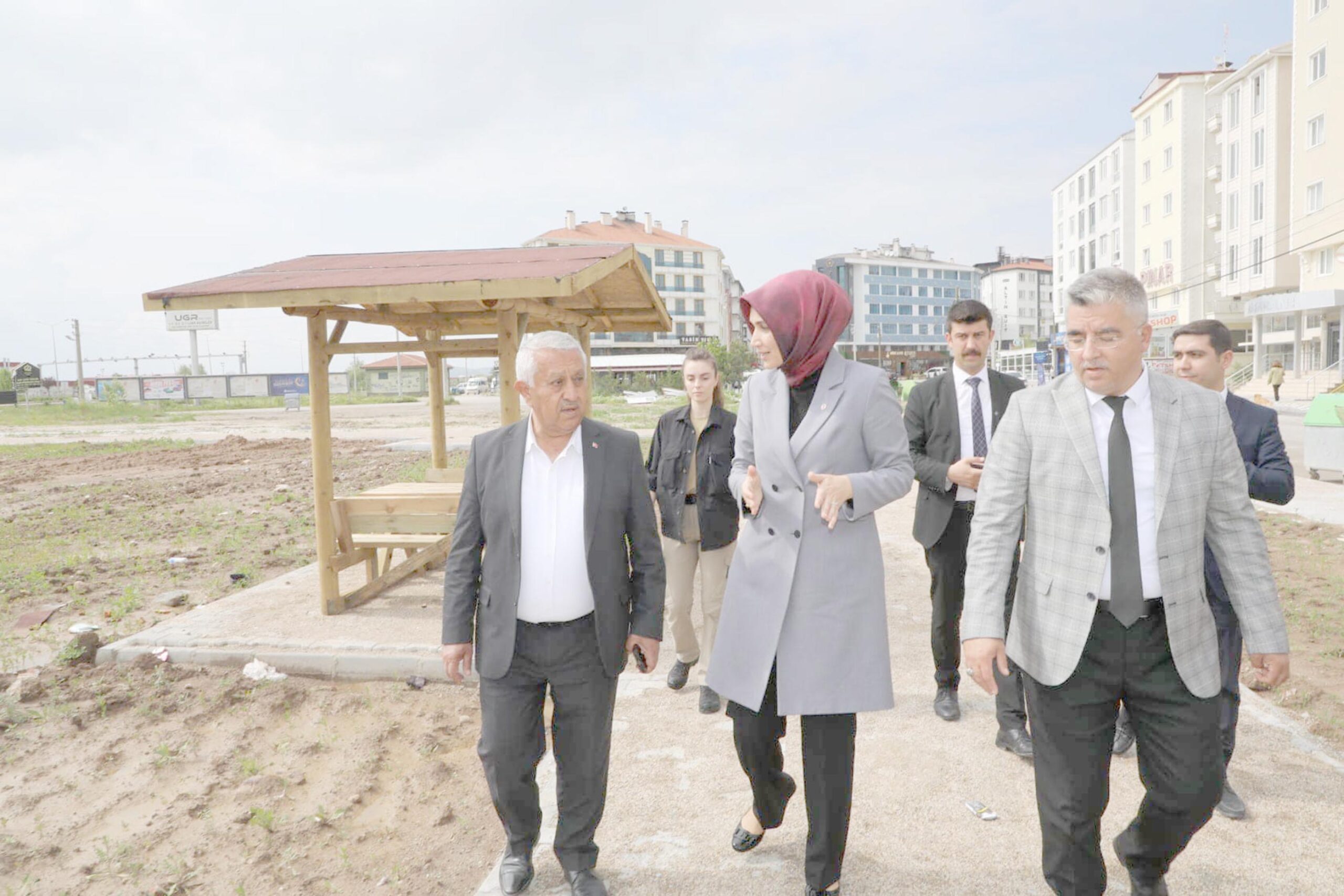 Erenler Mahallesi’ne yeni park Vali Kübra Güran Yiğitbaşı ve Belediye Başkanı Mehmet Zeybek, Afyonkarahisar