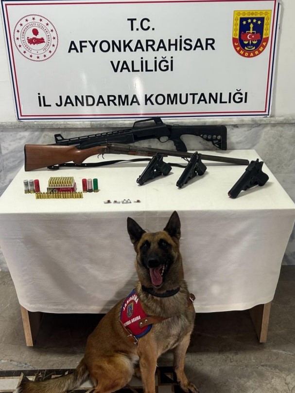 AFYONKARAHİSAR İL JANDARMA KOMUTANLIĞI EKİPLERİ MERKEZE BAĞLI SÜLÜN BELDESİNDE DÜĞÜN