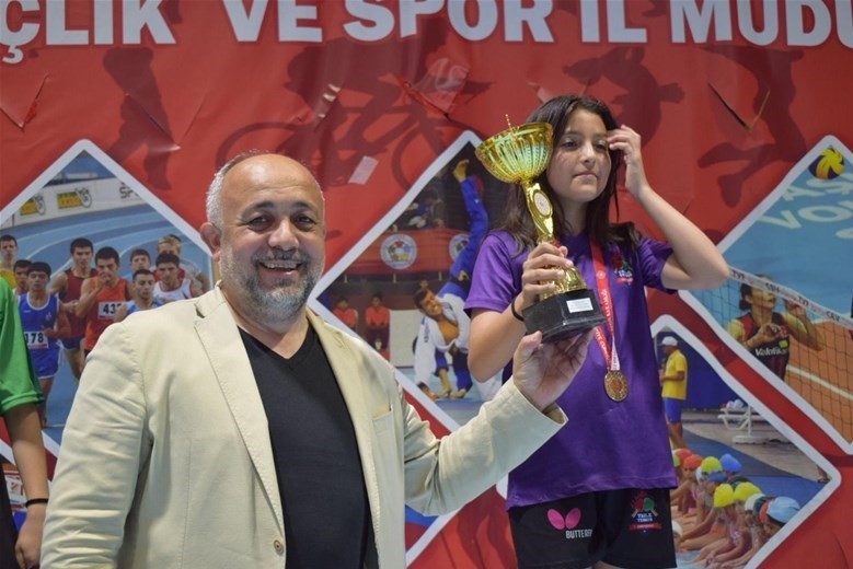 AFYONKARAHİSAR GENÇLİK VE SPOR İL MÜDÜRÜ İSMAİL HAKKI KASAPOĞLU, ESKRİM