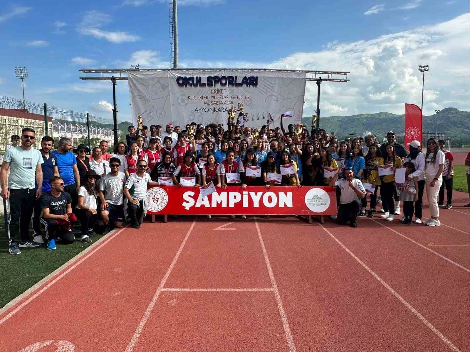 KRİKET GENÇLER TÜRKİYE ŞAMPİYONASI SONA ERDİ