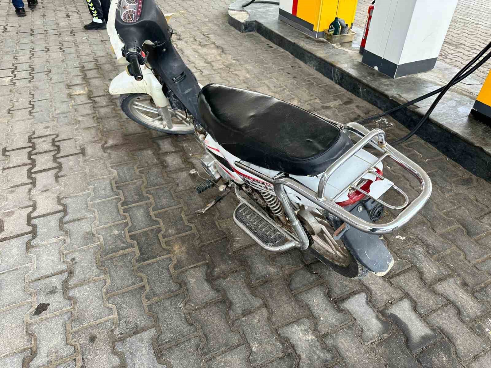 AFYONKARAHİSAR’IN BOLVADİN İLÇESİNDE TESCİLSİZ VE KURALLARA UYMAYAN MOTOSİKLET SÜRÜCÜLERİNE YÖNELİK