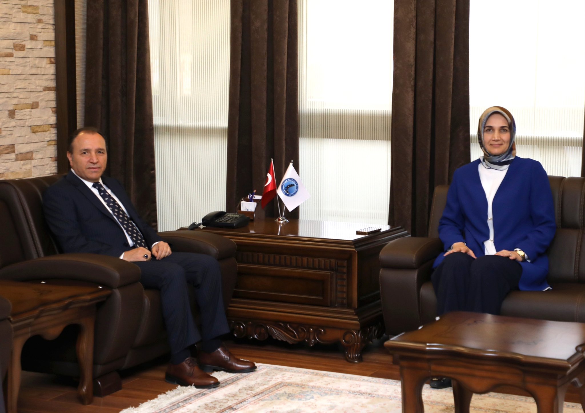 Vali Yiğitbaşı’dan hayırlı olsun ziyareti Vali Doç. Dr. Kübra Güran Yiğitbaşı, Afyon Kocatepe Üniversitesi Rektörlüğüne