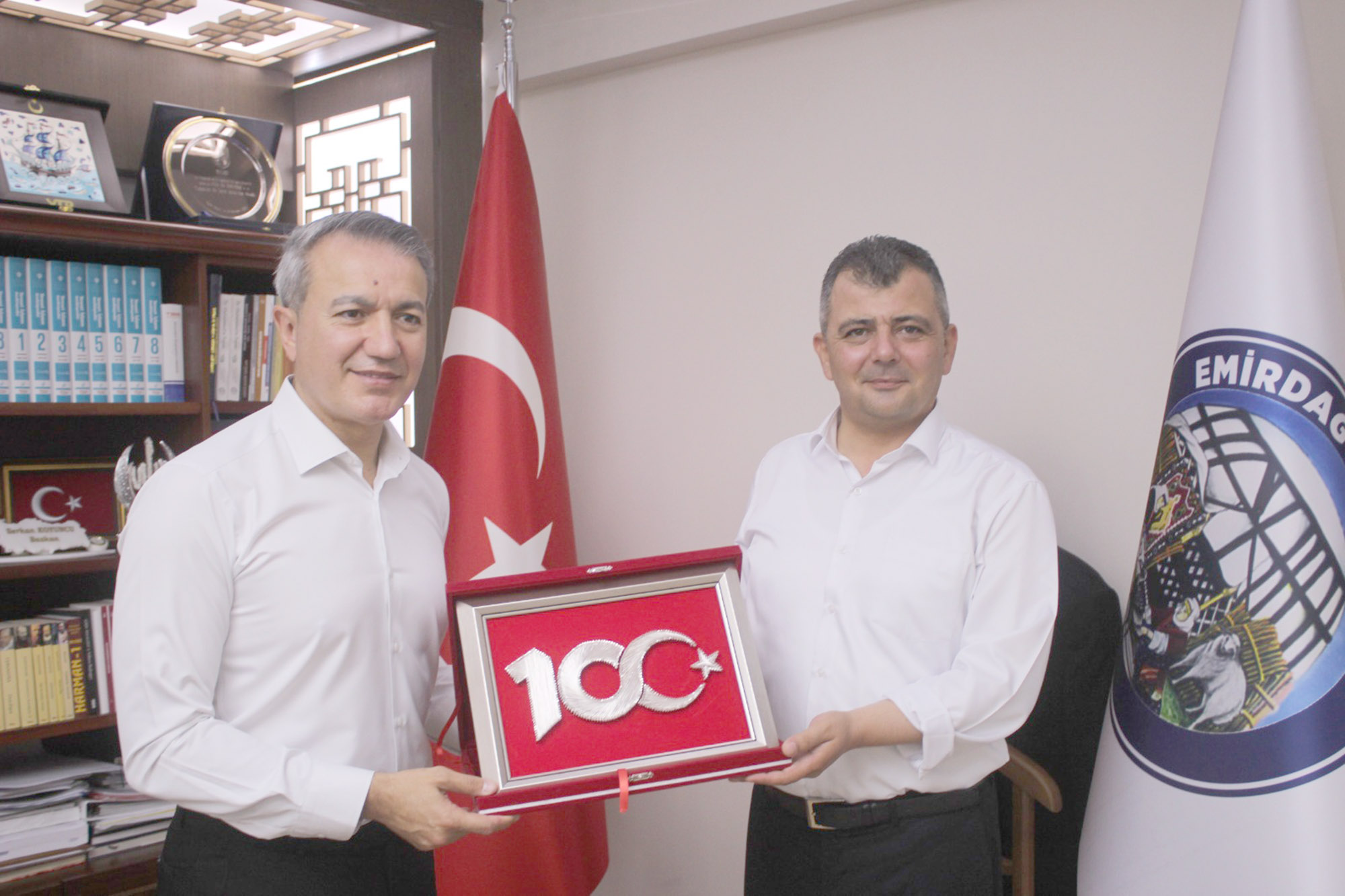 Belçika’nın başkenti Brüksel’in Saint Josse şehrinin Emirdağlı Belediye Başkanı Emir