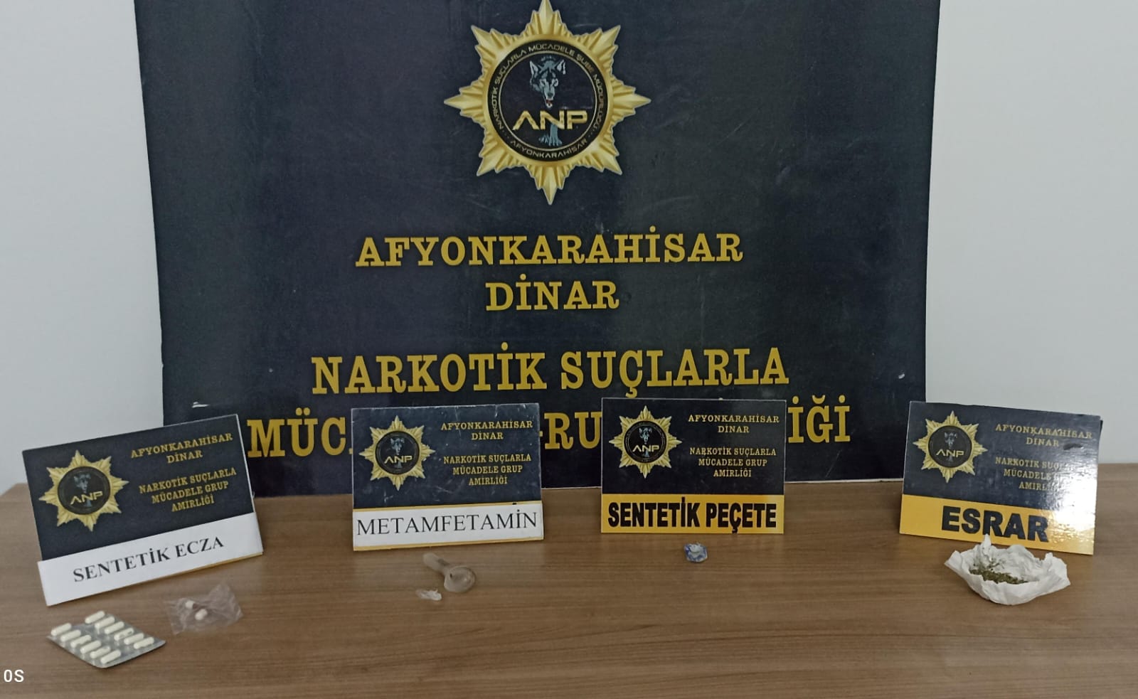 Afyonkarahisar’ın Dinar ilçesinde iki farklı uyuşturucu operasyonunda yakalanan 5 şüpheliye