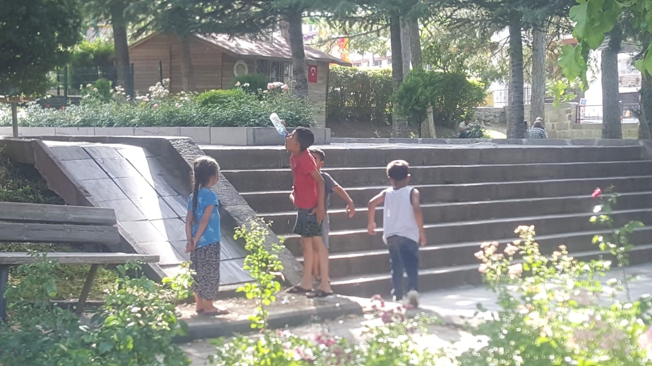 SON YILLARIN EN YÜKSEK SICAKLIKLARININ YAŞANDIĞI AFYONKARAHİSAR’DA TERMOMETRELERİN ÖĞLE SAATLERİNDE