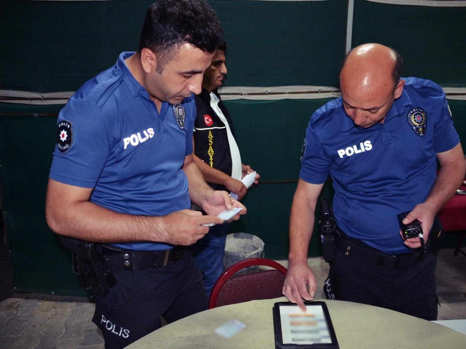 AFYONKARAHİSAR İL EMNİYET MÜDÜRLÜĞÜ EKİPLERİ GERÇEKLEŞTİRDİĞİ DENETİMLERDE BİR İŞYERİ HAKKIN
