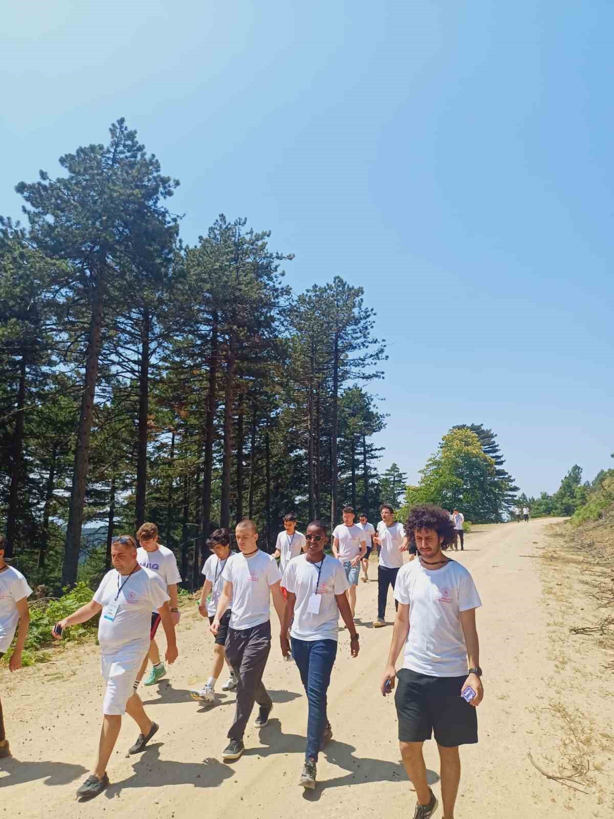AFYONKARAHİSAR'DAN BALIKESİR'E 40 GENÇ GİTTİ