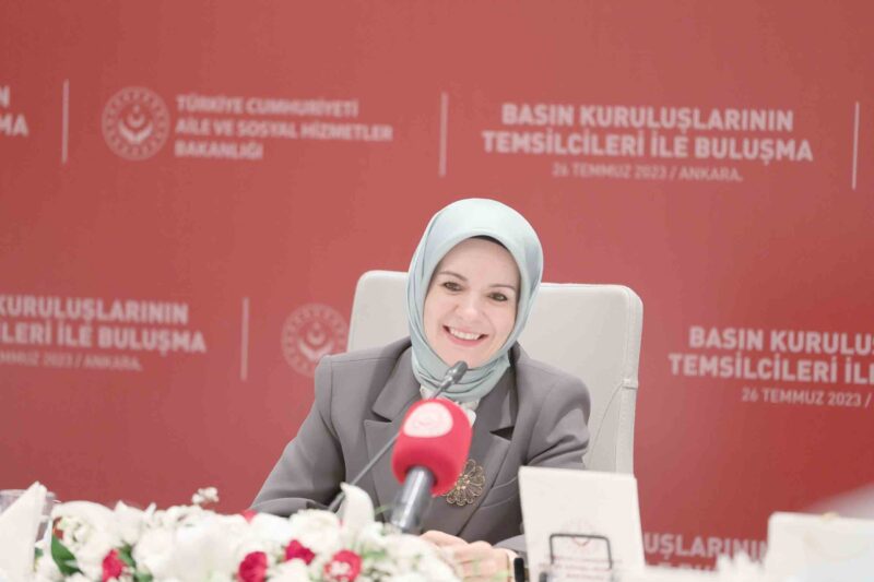 Ankara’da medya kuruluşlarının temsilcileriyle bir araya gelen Aile ve Sosyal