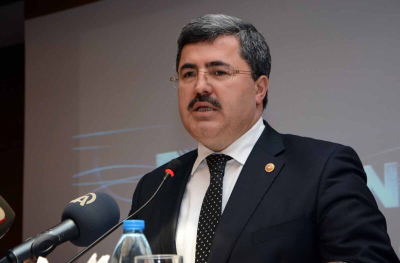 Afyonkarahisar ve ilçelerinde temaslarını sürdüren, vatandaşlarla bir araya gelen AK
