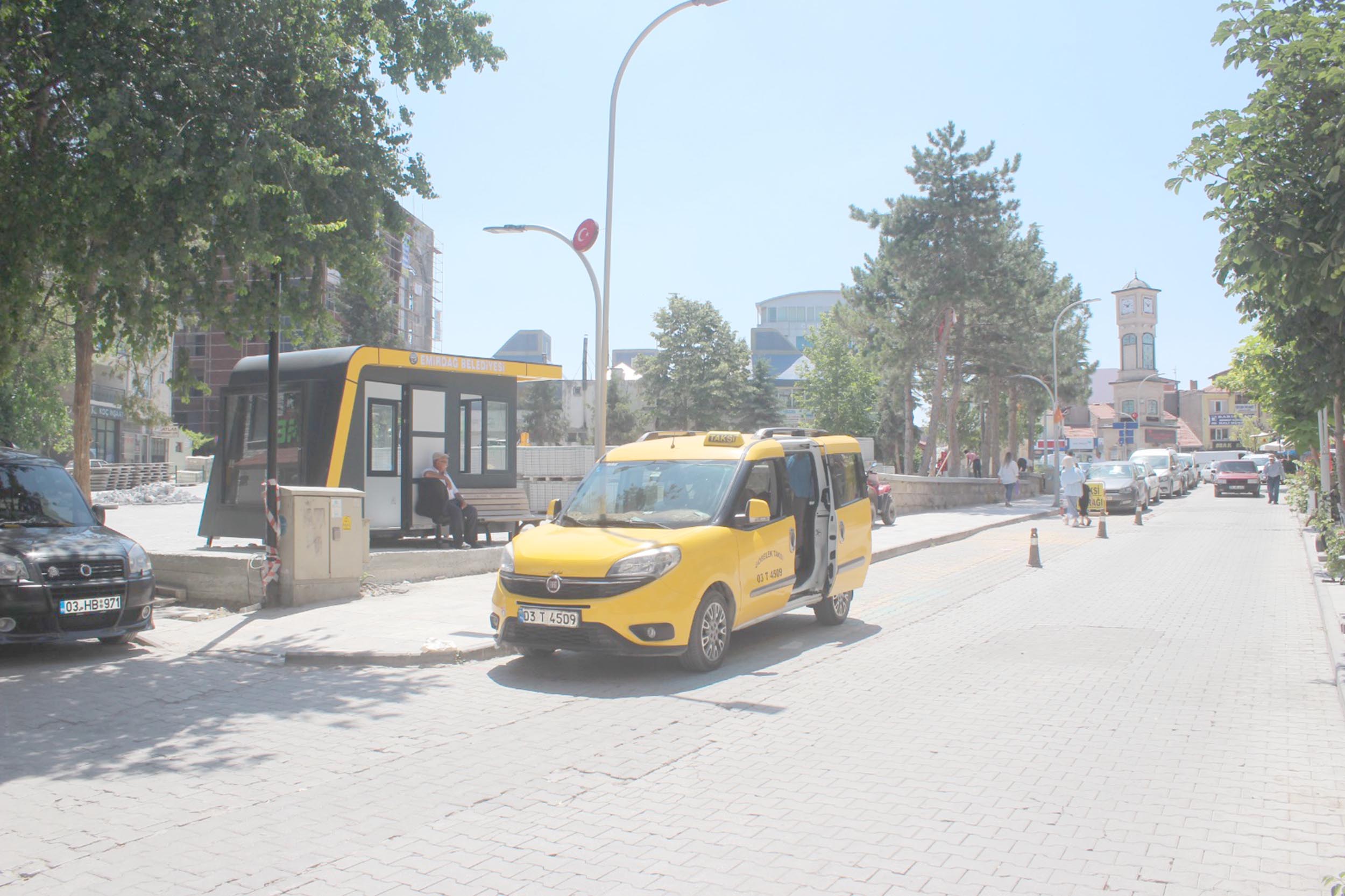 Emirdağ Belediye Başkanı Serkan Koyuncu’nun seçim vaatlerinden olan modern taksi