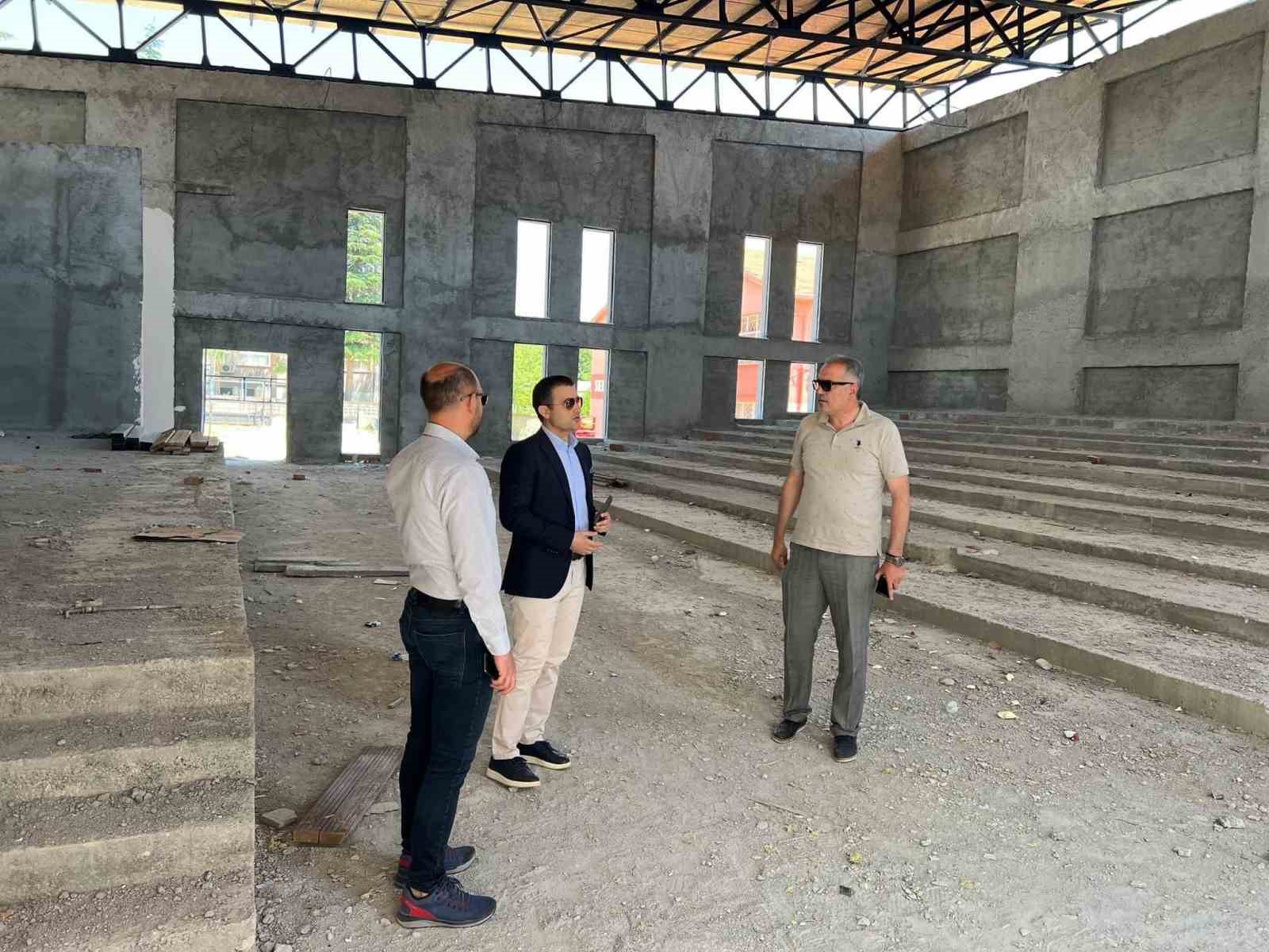 AFYONKARAHİSAR’IN EMİRDAĞ İLÇESİNDE İL ÖZEL İDARESİ TARAFINDAN BAŞLATILAN KONFERANS SALONU