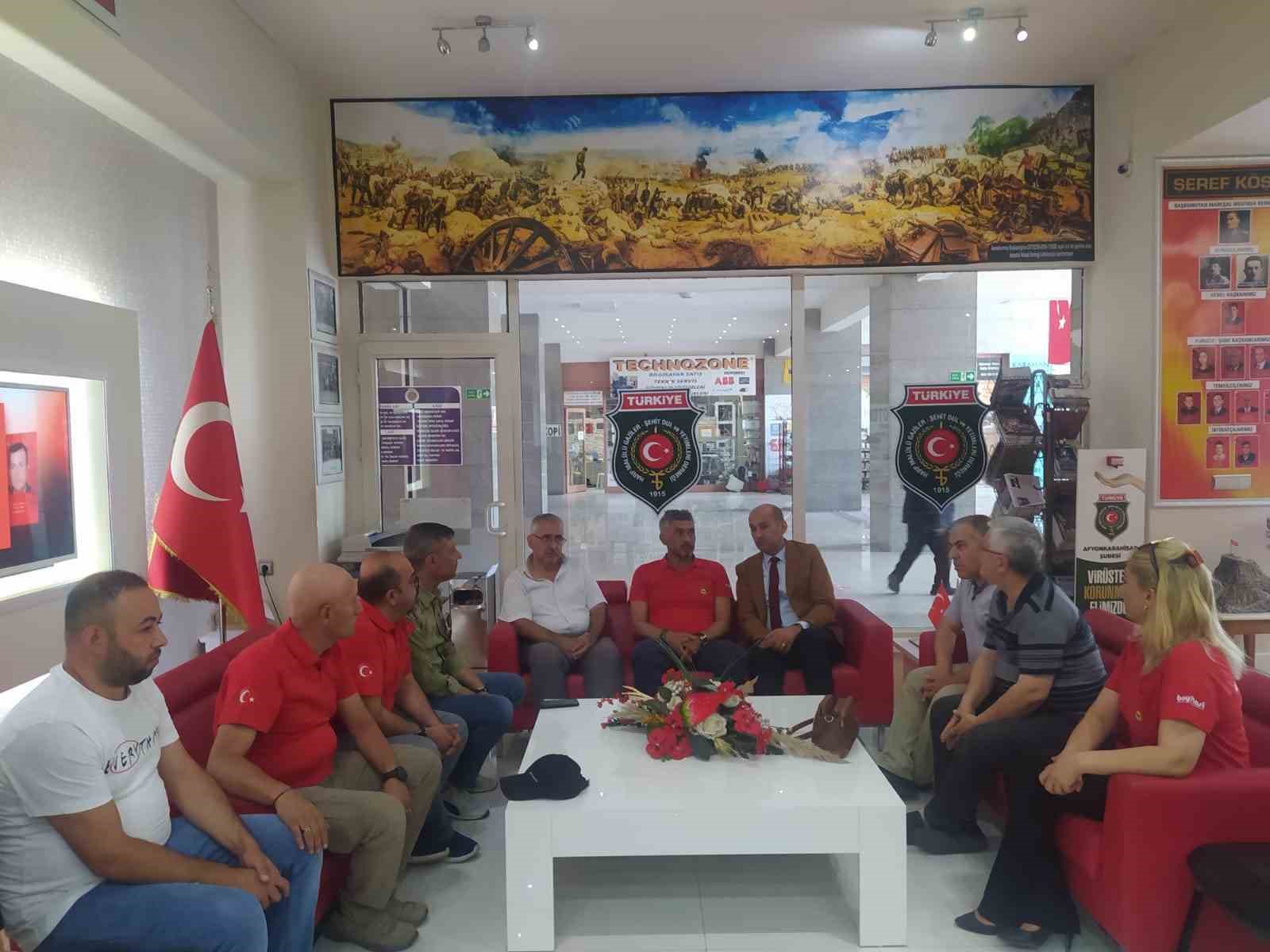 AFYONKARAHİSAR’DA ESKİ BELEDİYE BAŞKANI EYT KAPSAMINDA YATIRILAN İLK MAAŞI OLAN
