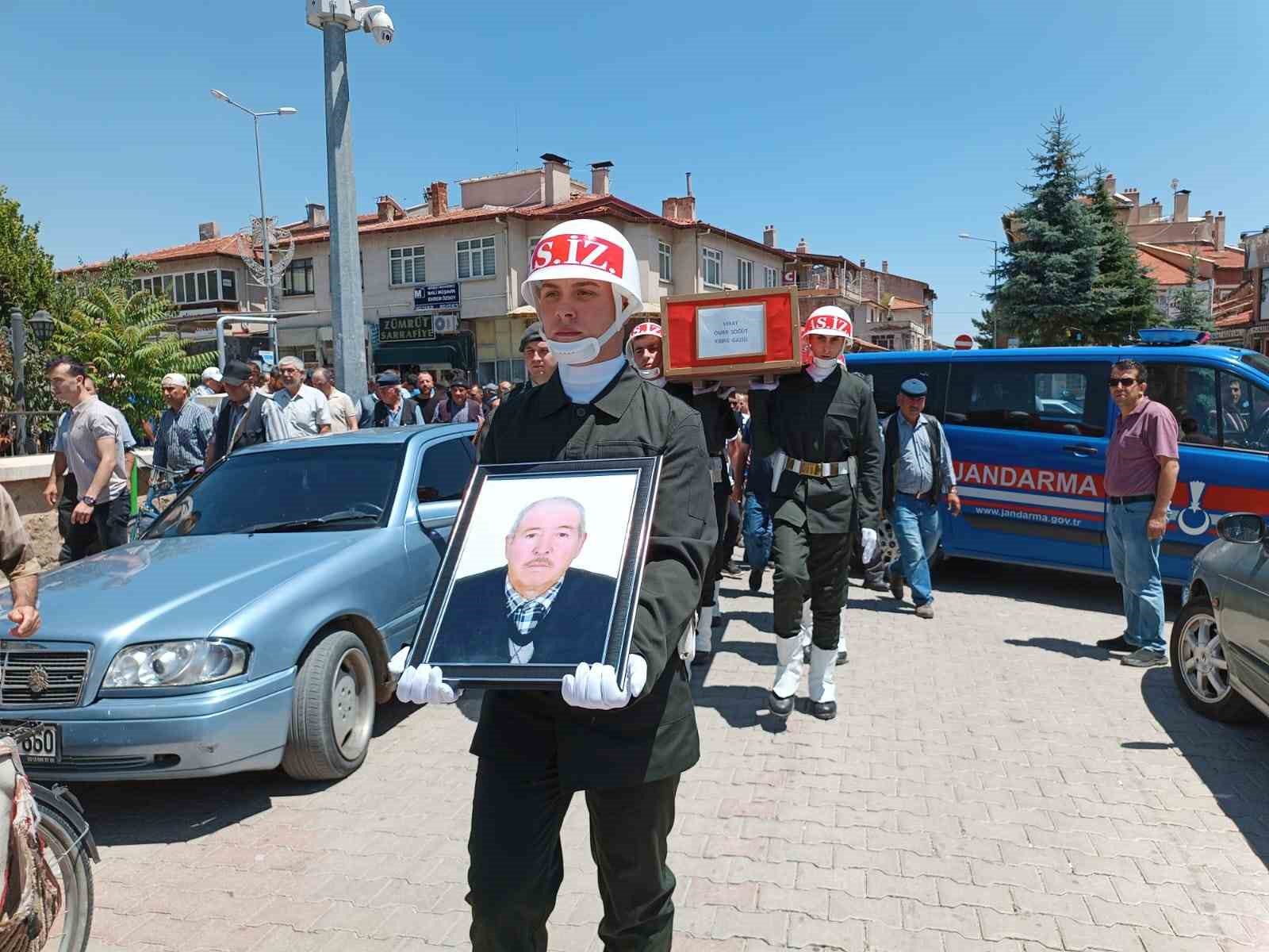 AFYONKARAHİSAR’DA ÖZEL BİR HASTANEDE KANSER TEDAVİSİ GÖREN KIBRIS GAZİSİ ÖMER