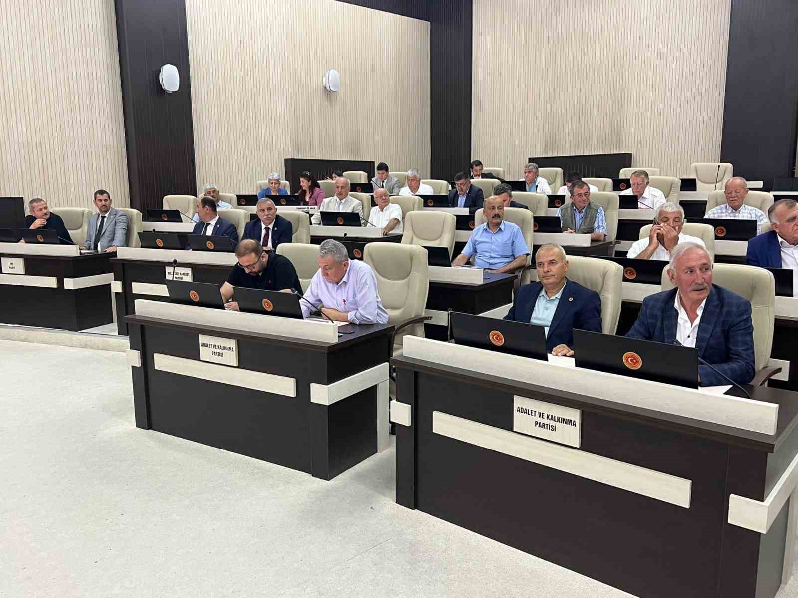 İGM TOPLANTISINDA KONUŞAN MHP’Lİ MECLİS ÜYESİ FARUK KÖKÇÜR, BİR KİLOGRAM