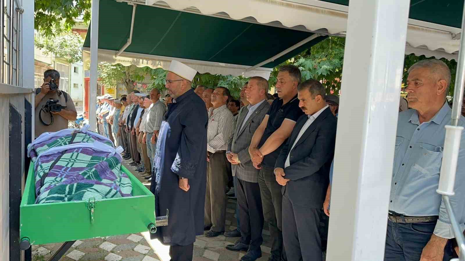 AFYONKARAHİSAR’DA TARIM İŞÇİLERİNİ TAŞIYAN MİNİBÜSÜN DEVRİLDİĞİ 8 KİŞİNİN ÖLDÜĞÜ VE