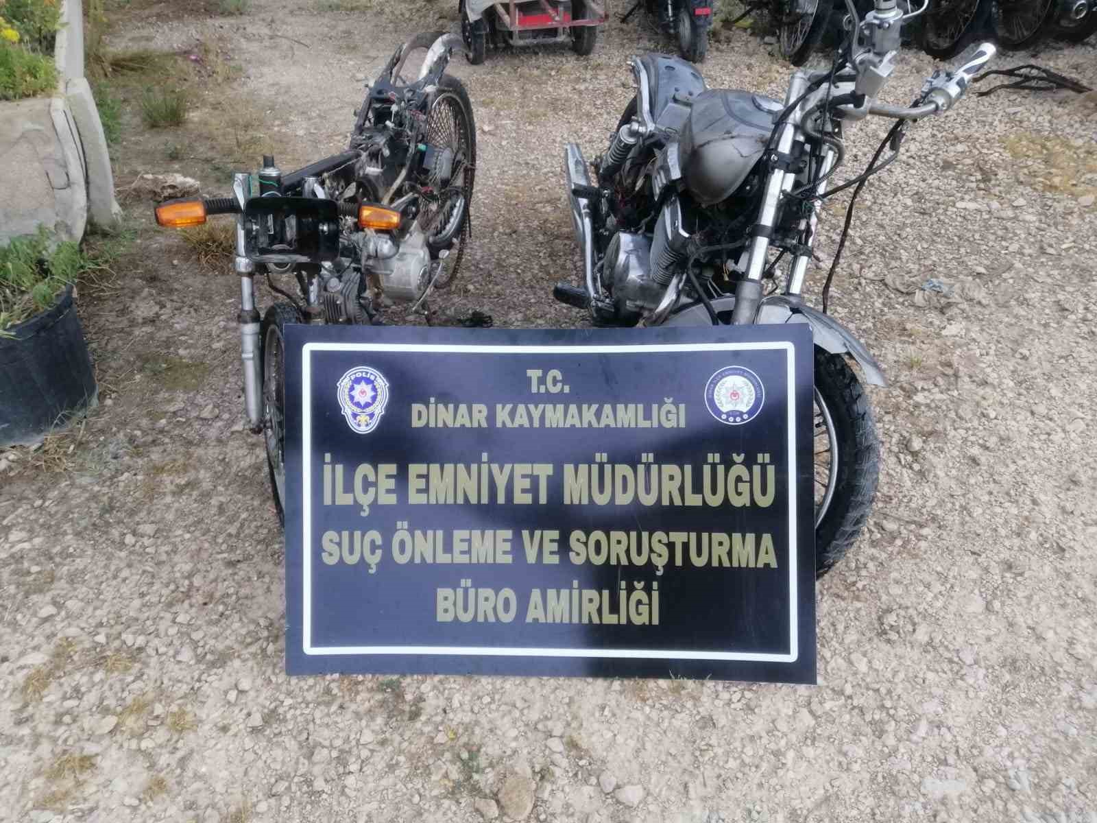 AFYONKARAHİSAR’DA MOTOSİKLET HIRSIZLARINA YÖNELİK YAPILAN OPERASYONDA 5 KİŞİ GÖZALTINA ALINIRKEN,