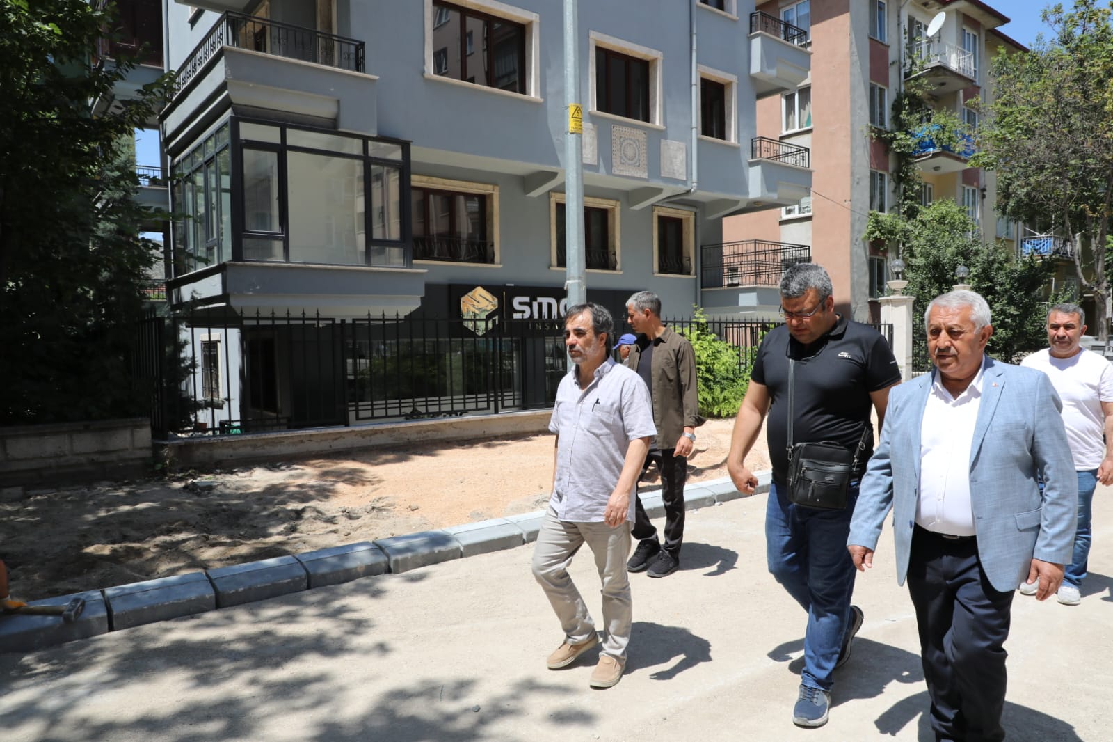 Afyonkarahisar Belediyesi, Ordu Bulvarında kaldırım yenileme çalışmalarına başladı. Afyonkarahisar’da Ordu