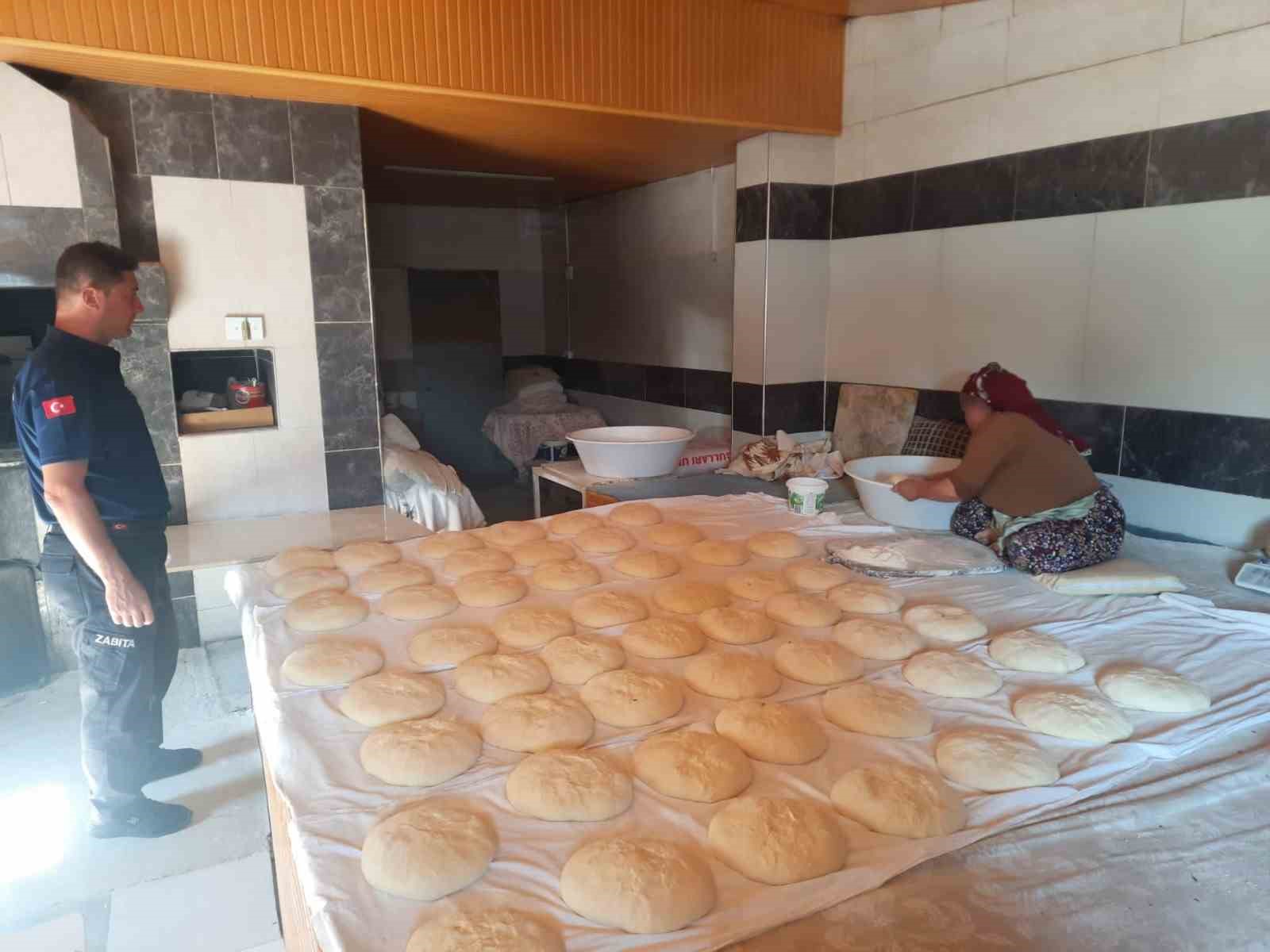 AFYONKARAHİSAR’IN SANDIKLI İLÇESİNDE PATATESLİ KÖY EKMEĞİ ÜRETİMİ YAPAN FIRINLARDA YÖNELİK