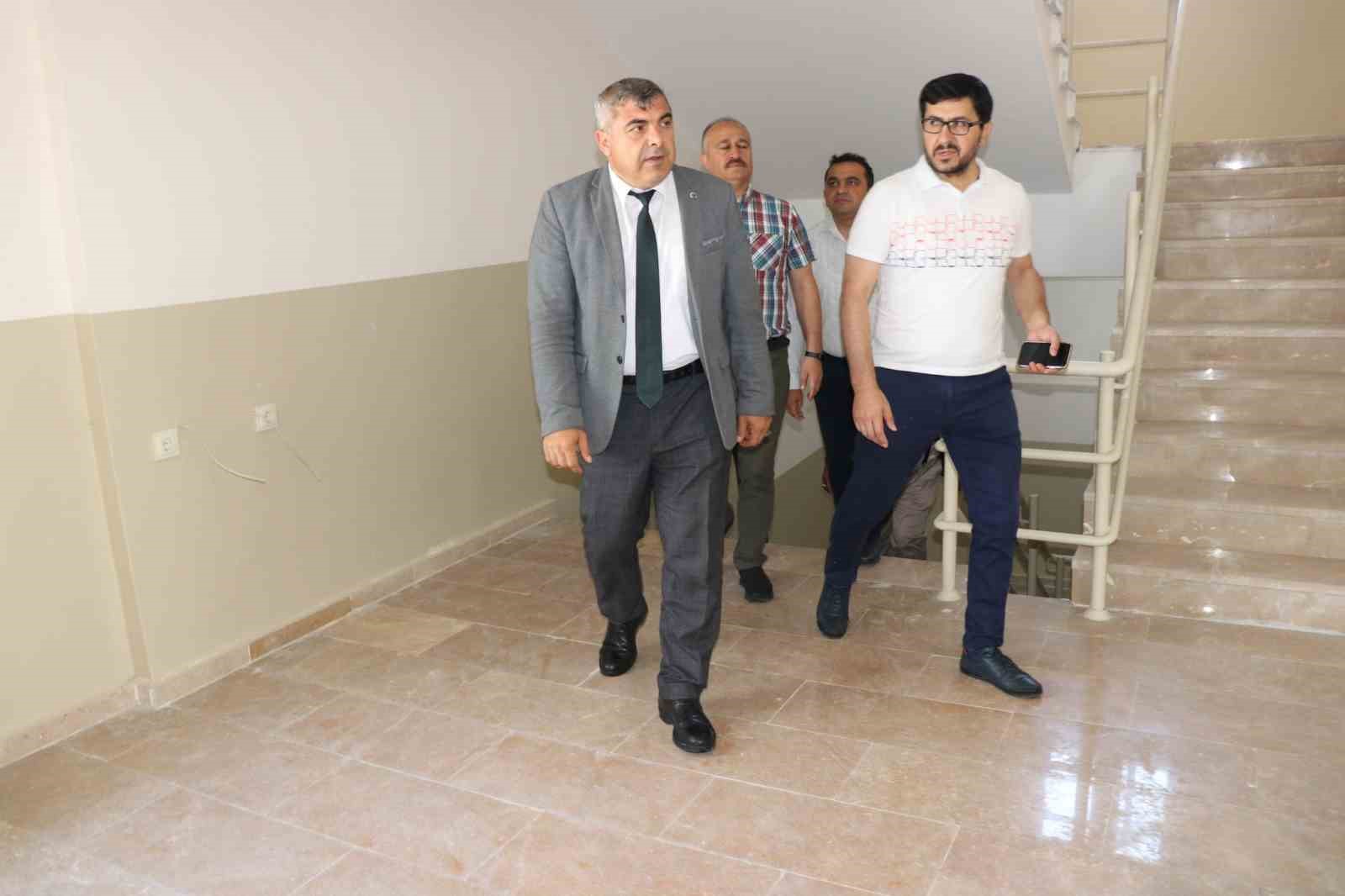 MÜDÜR SÜNNETCİ, YAZ DÖNEMİNDE OKULLARI İNCELİYOR
