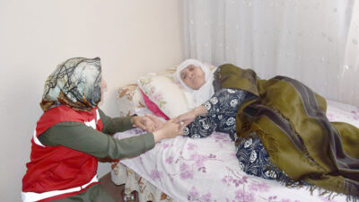 ”Bakan Mahinur Özdemir Göktaş: “Evde Bakım Yardımı ödemelerini hak sahiplerinin