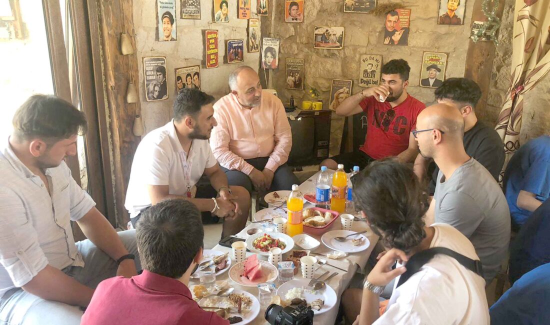 Tarihi ve doğal güzellikleriyle dikkat çeken Afyonkarahisar’ı genç kampçılar ziyaret