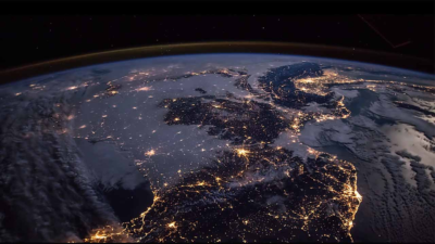 Günümüzde, evlenenlerin yüzde ellisi boşanmaktadır. Hapşırdığımız zaman kalbimizde dahil olmak