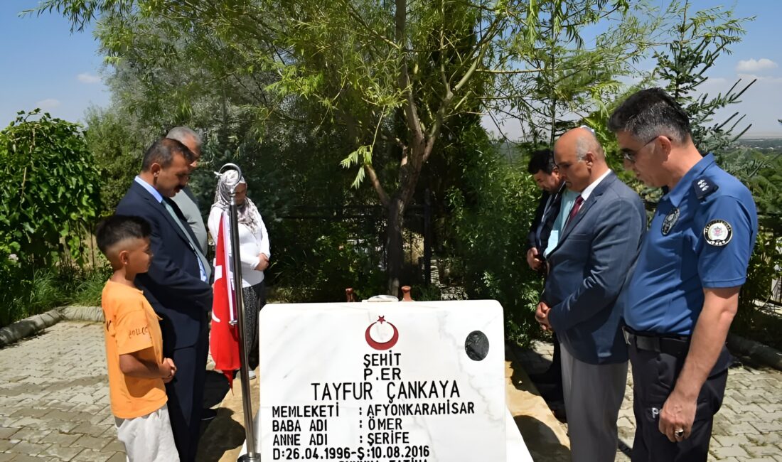 Afyonkarahisarlı şehit Piyade Er Tayfur Çankaya şahadetinin 6’ncı yılında mezarı