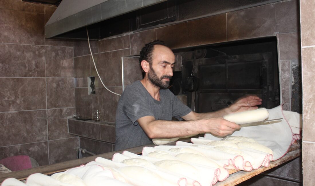 Afyonkarahisar’da hava sıcaklıklarının 33 dereceye kadar yükselmesi fırıncı esnafına zor