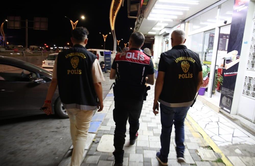 Afyonkarahisar’da polis tarafından ‘kumar, tombala, oyun makineleri ve yasa dışı
