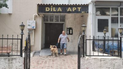 Adana’da cinnet getiren şahıs, eşi ve oğlunu bıçaklayarak öldürdükten sonra