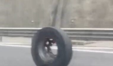 Kuzey Marmara Otoban’da seyir halindeki kamyondan fırlayan tekerlek, yolda diğer